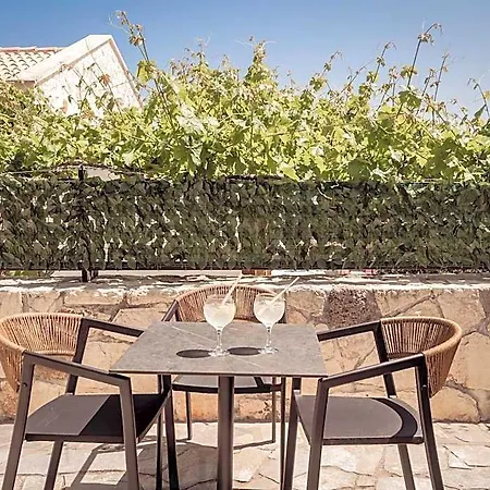 Hotell Paradise Elegant Apartments, By Zantewize 4*