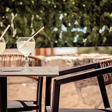 Paradise Elegant Apartments, By Zantewize Hotell